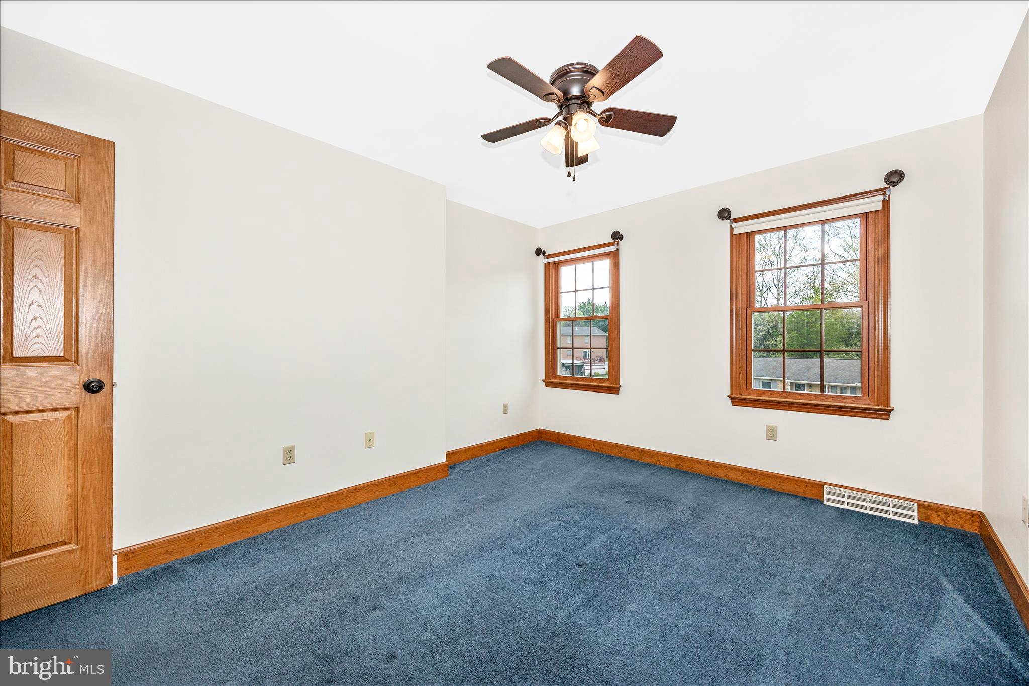 COLONIAL PARK EAST - Residential