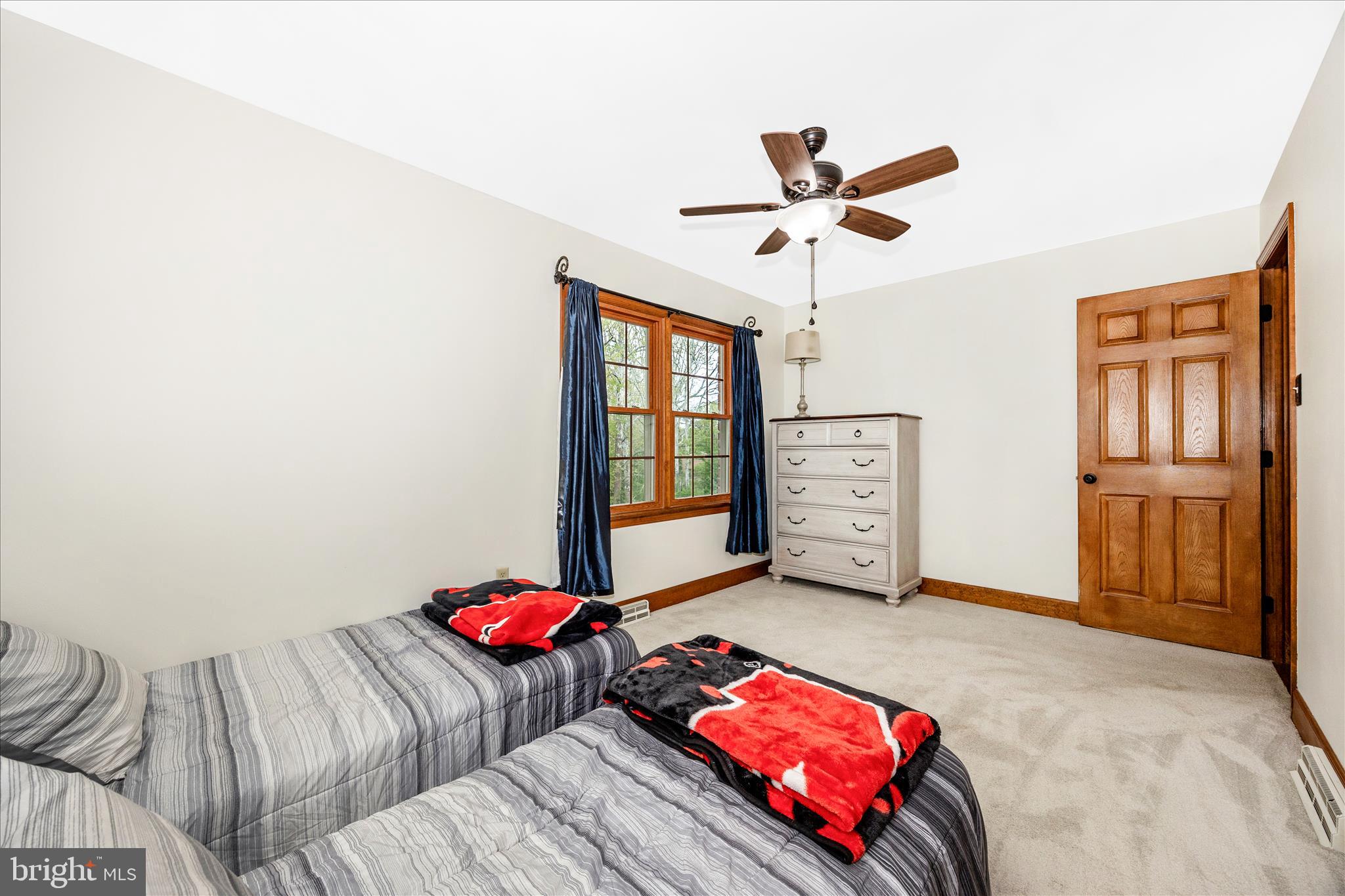 COLONIAL PARK EAST - Residential