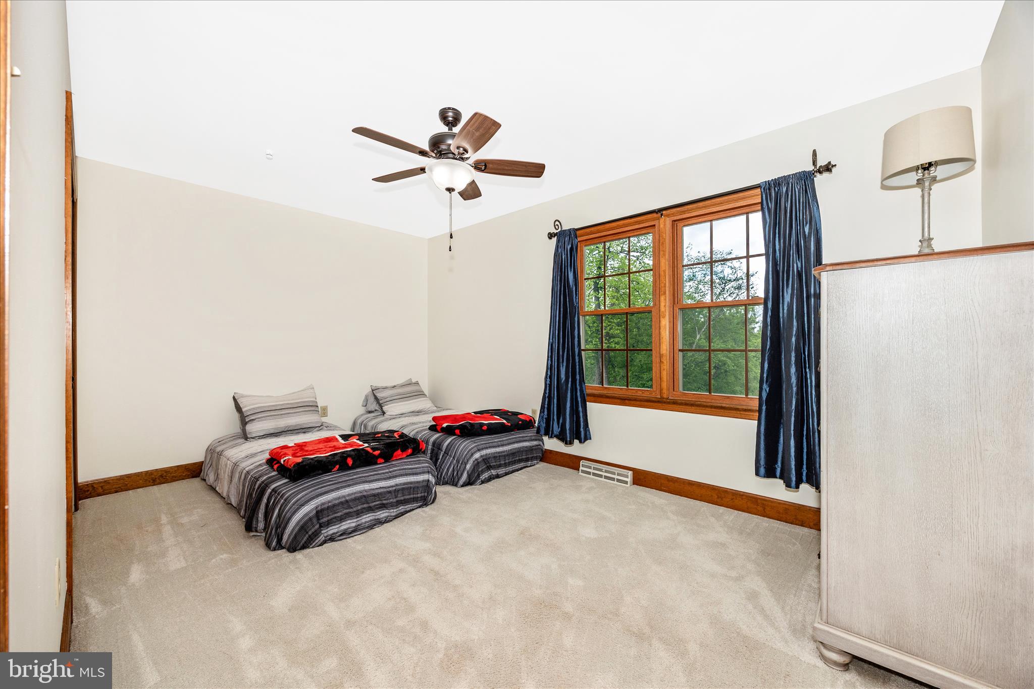 COLONIAL PARK EAST - Residential