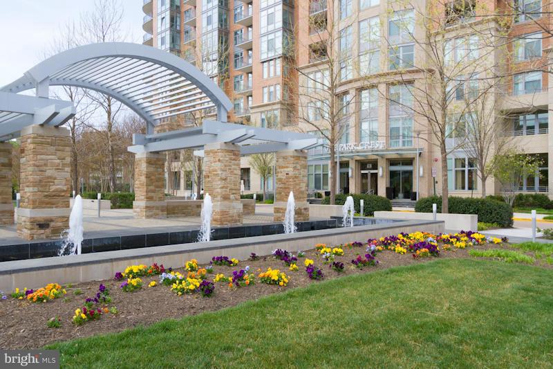 ONE PARK CREST - Residential Lease