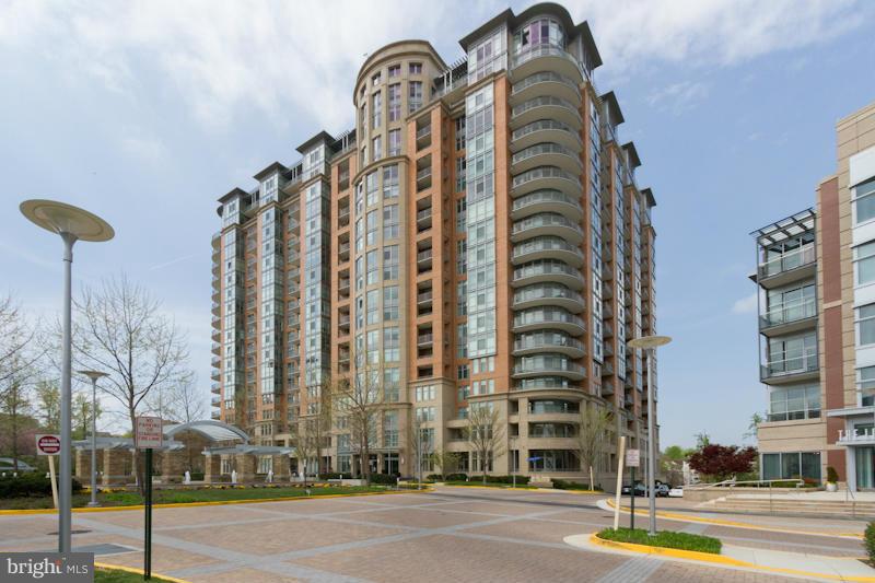 ONE PARK CREST - Residential Lease