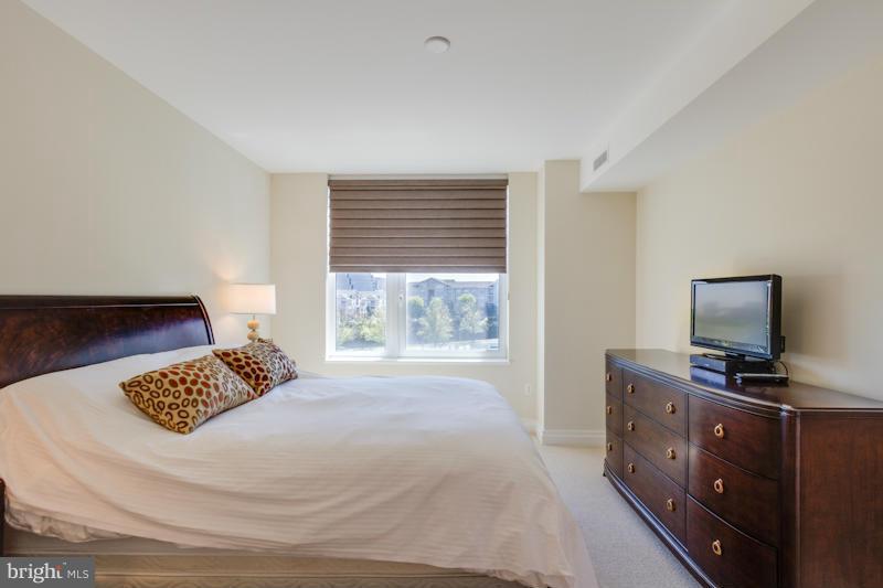 ONE PARK CREST - Residential Lease