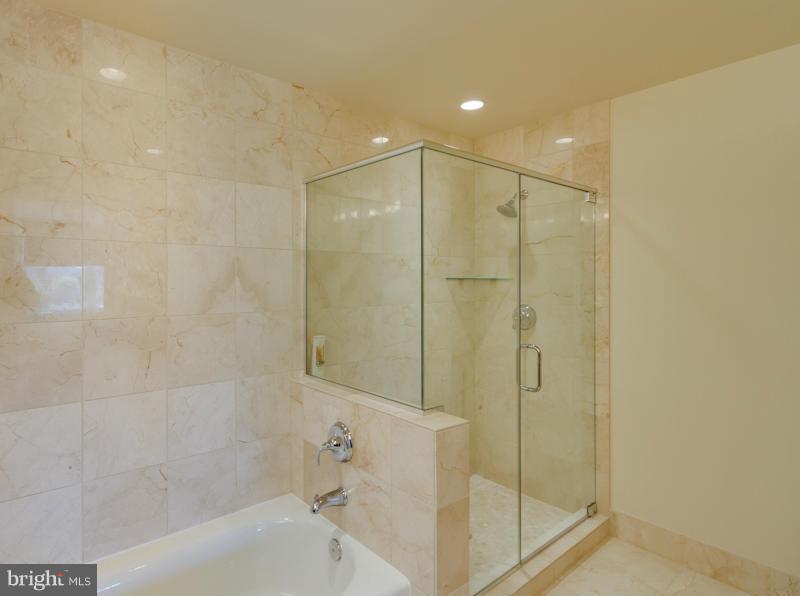 ONE PARK CREST - Residential Lease