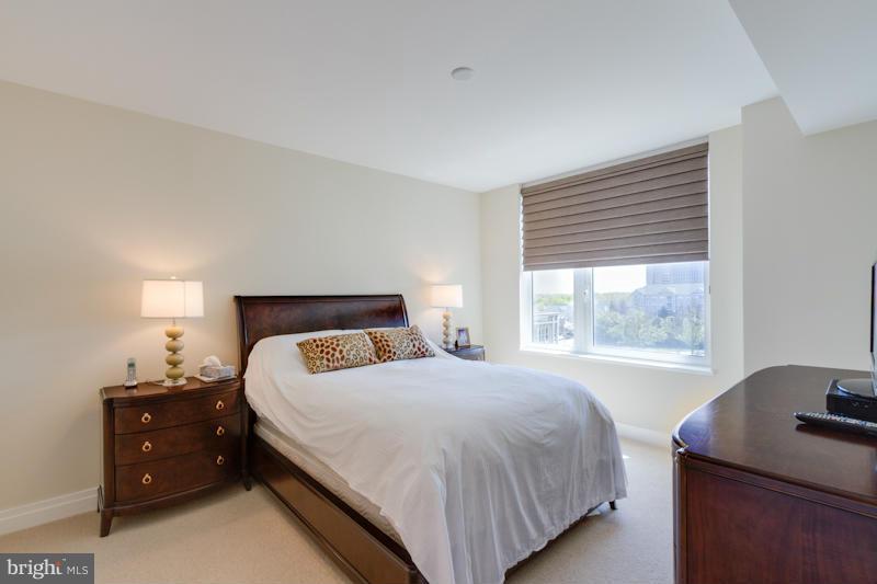 ONE PARK CREST - Residential Lease