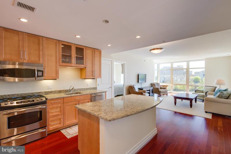 ONE PARK CREST - Residential Lease