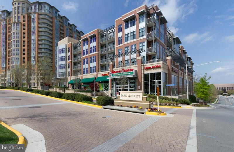 ONE PARK CREST - Residential Lease