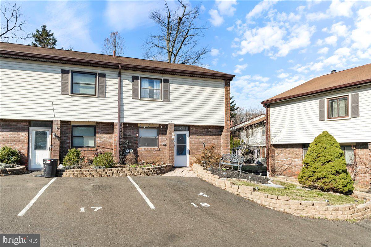 STONY BROOK - Residential