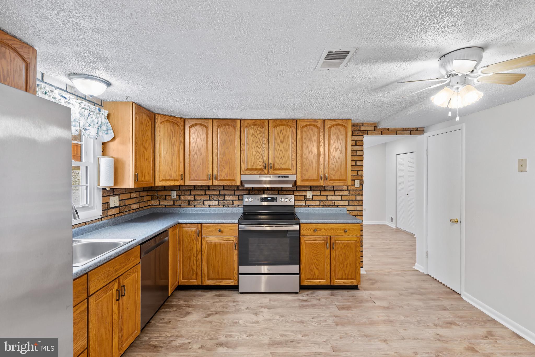 FOUR SEASONS ESTATES - Residential