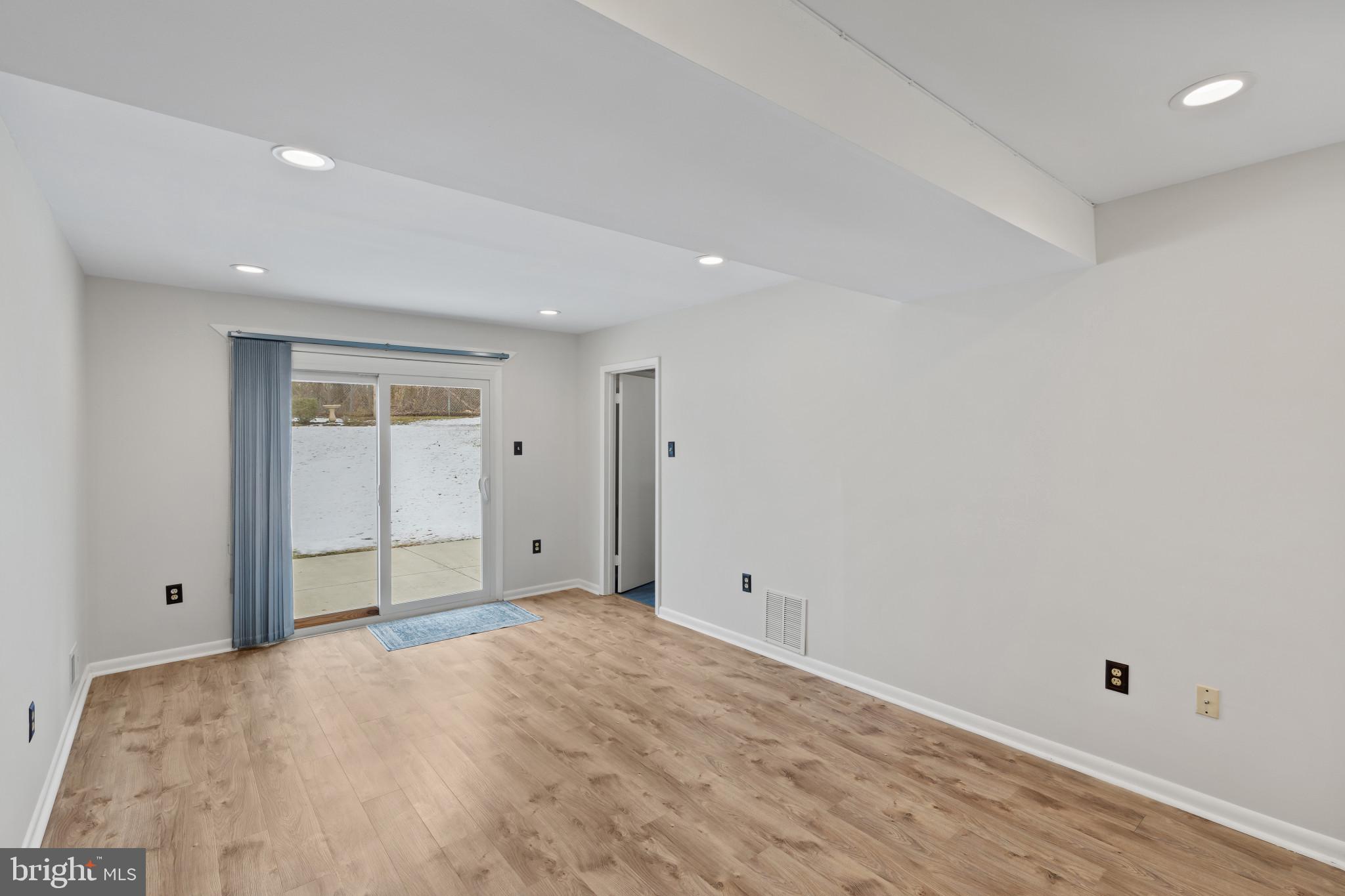 FOUR SEASONS ESTATES - Residential