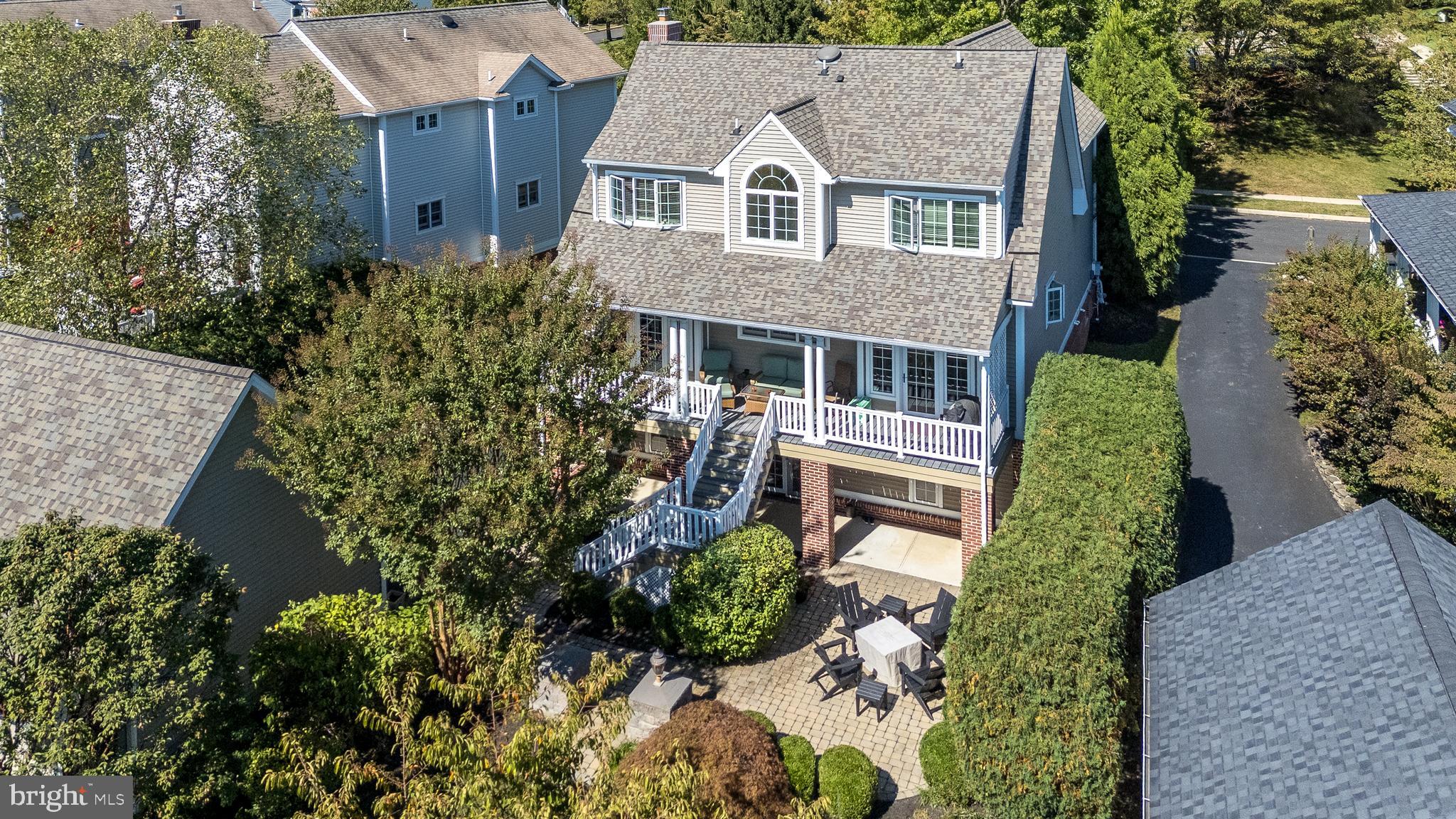 439 FAIRMONT DRIVE