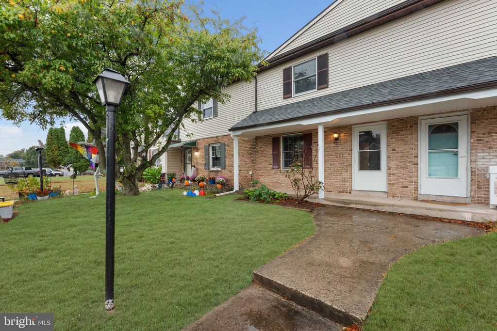 Photo of 143 Thomas Drive, TELFORD, PA 18969 (MLS # PAMC2158814)