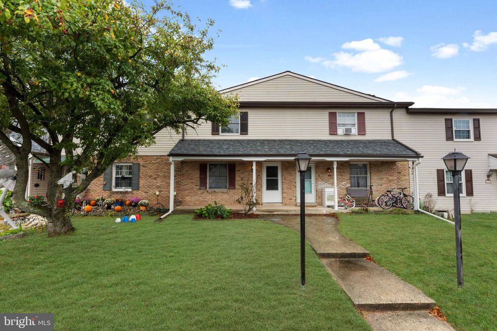 Photo of 143 Thomas Drive, TELFORD, PA 18969 (MLS # PAMC2158814)