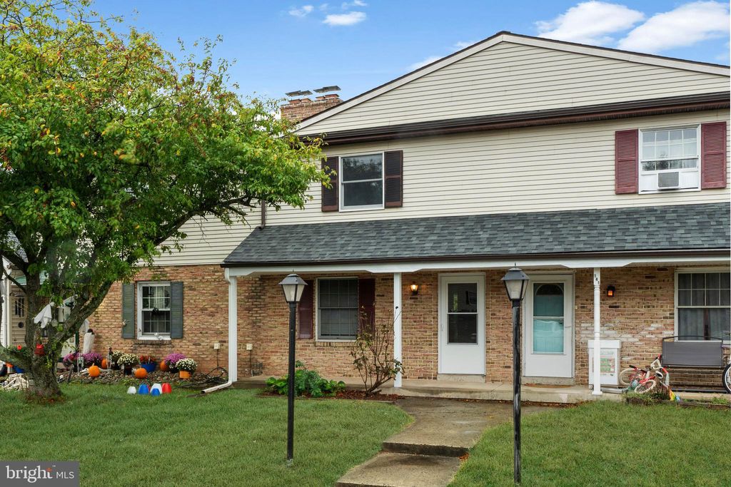 Photo of 143 Thomas Drive, TELFORD, PA 18969 (MLS # PAMC2158814)