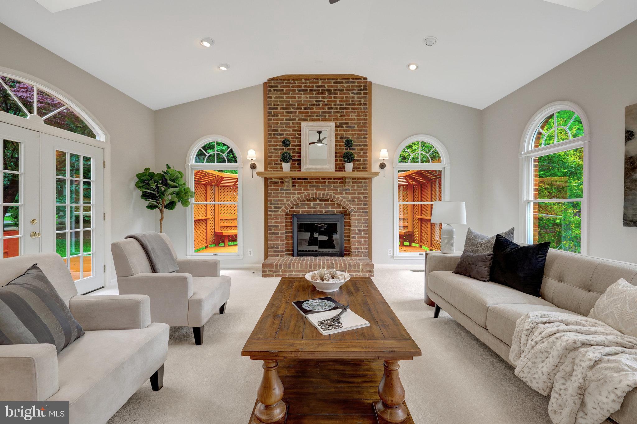 VIENNA WOODS - Residential