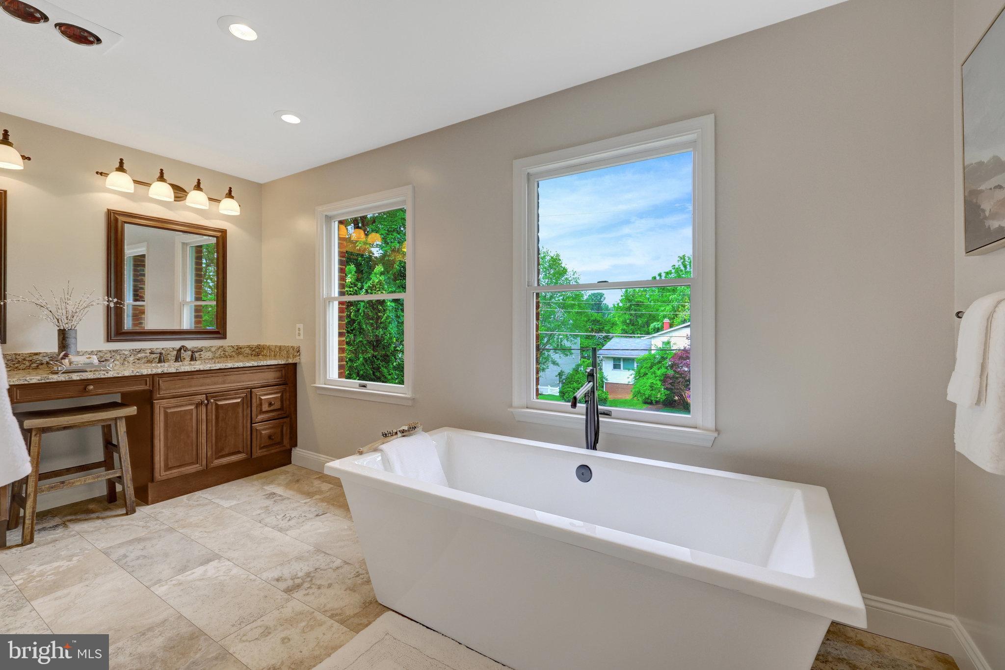 VIENNA WOODS - Residential