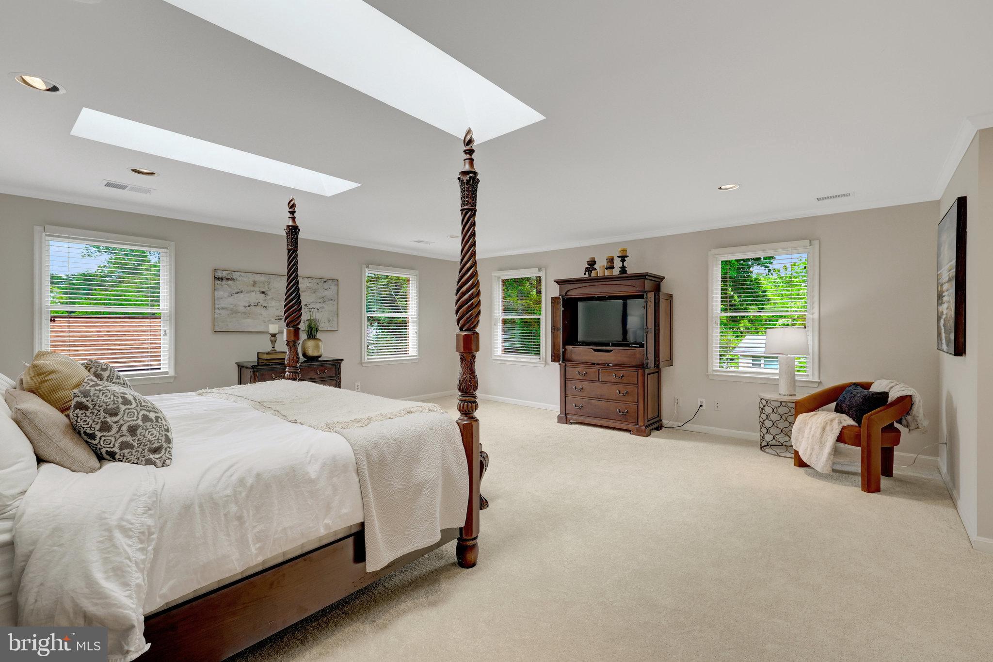 VIENNA WOODS - Residential