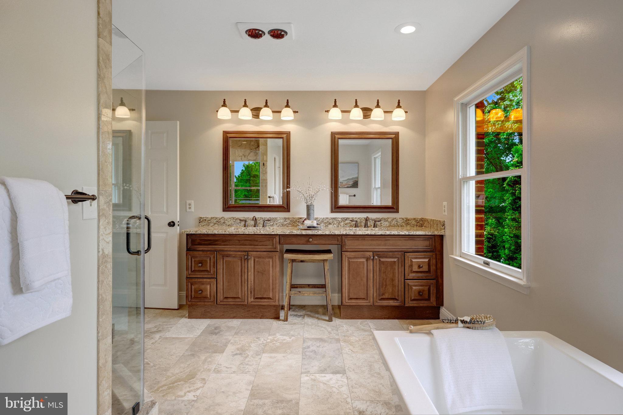 VIENNA WOODS - Residential