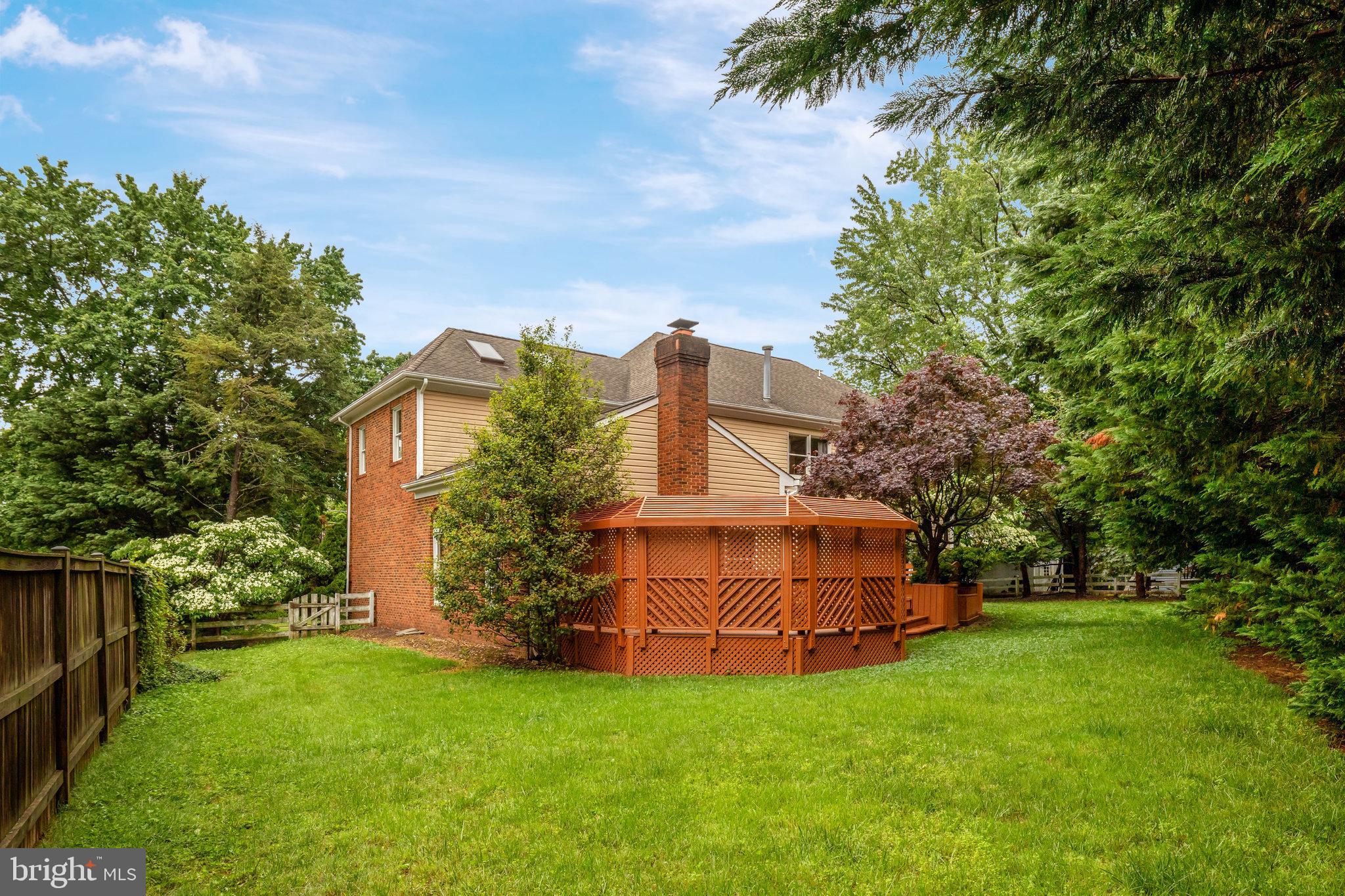 VIENNA WOODS - Residential