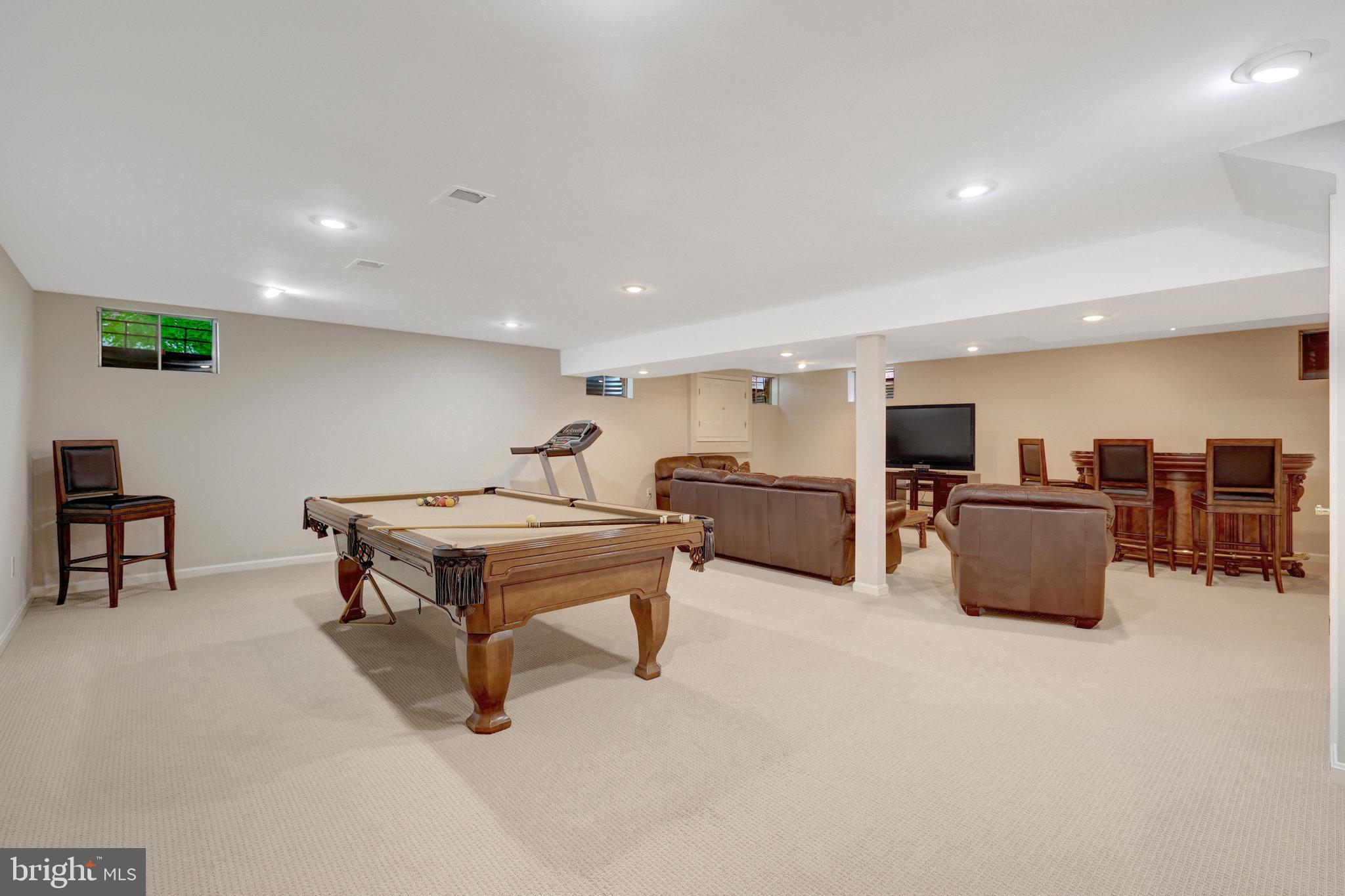 VIENNA WOODS - Residential