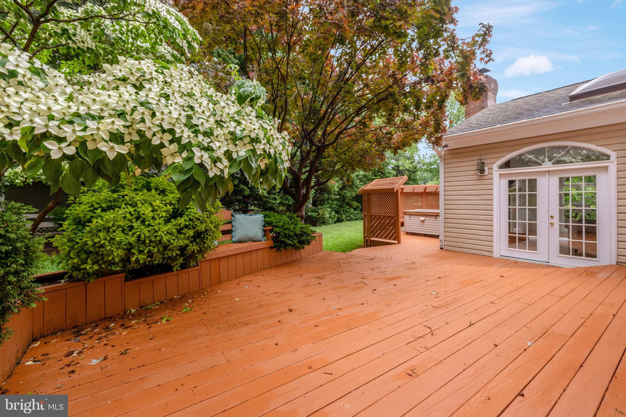 VIENNA WOODS - Residential