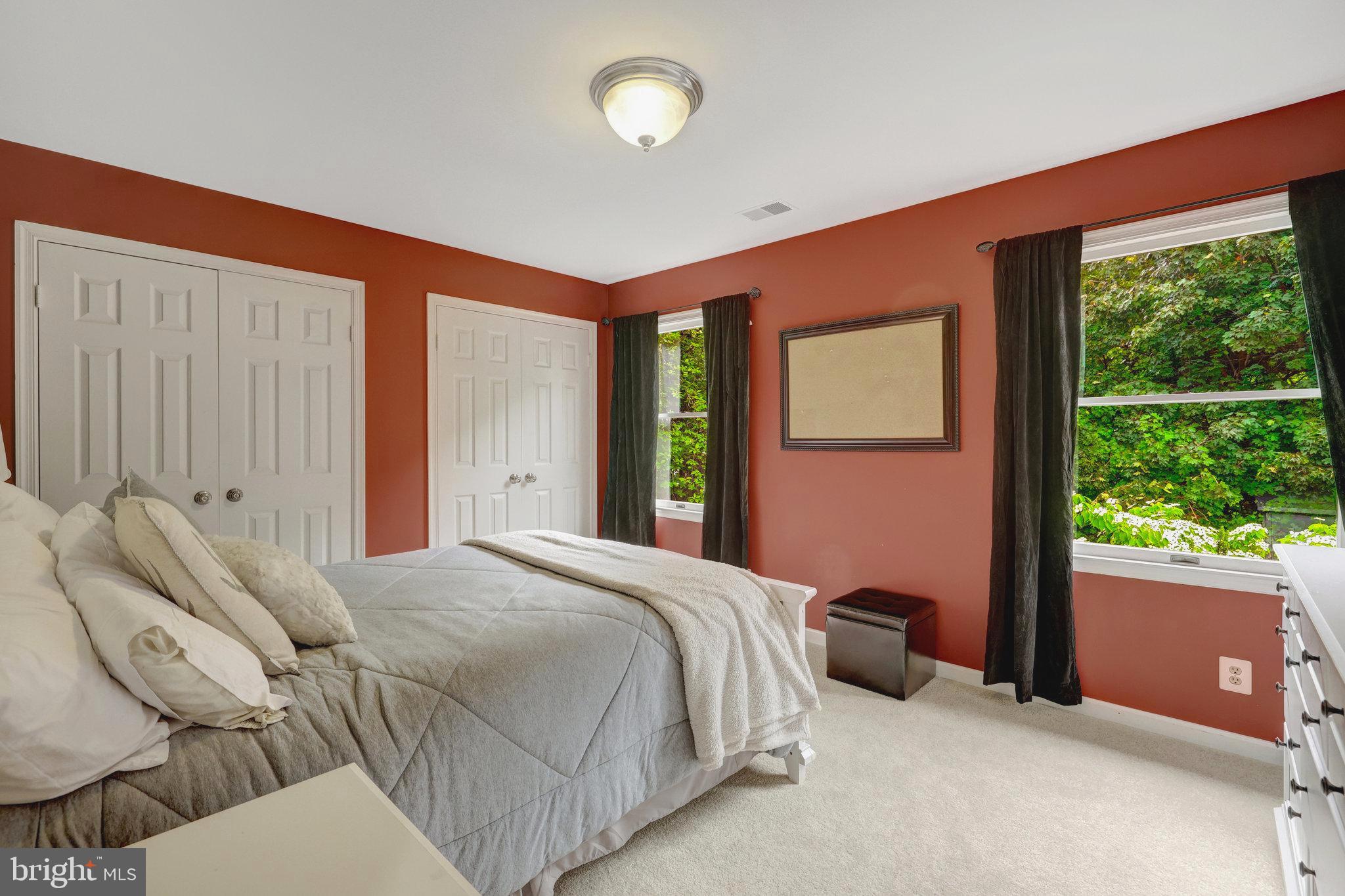 VIENNA WOODS - Residential