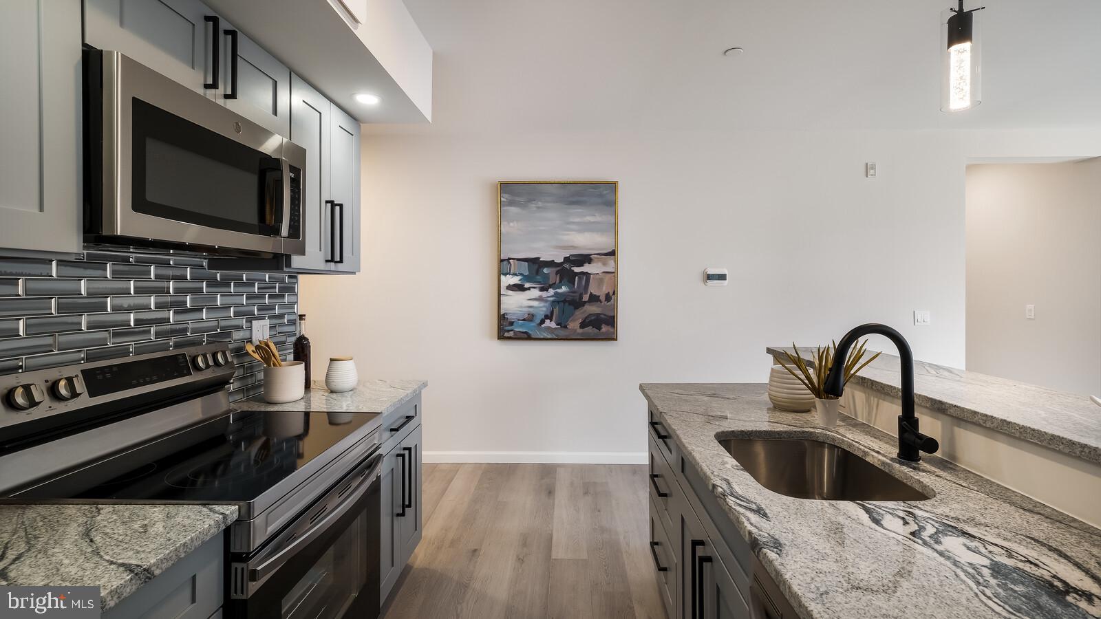 LOGAN SQUARE - Residential Lease