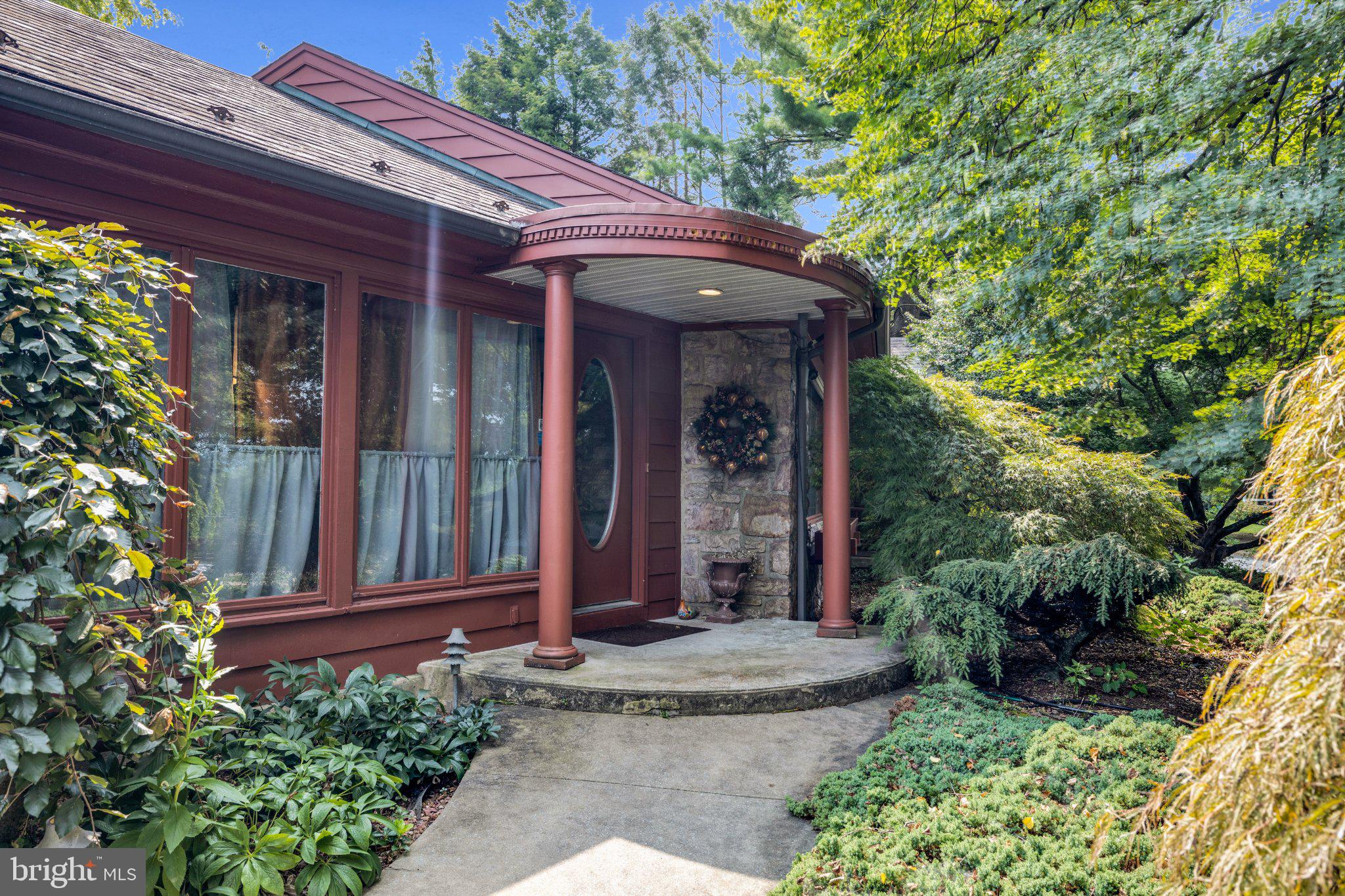 809 FARR PLACE