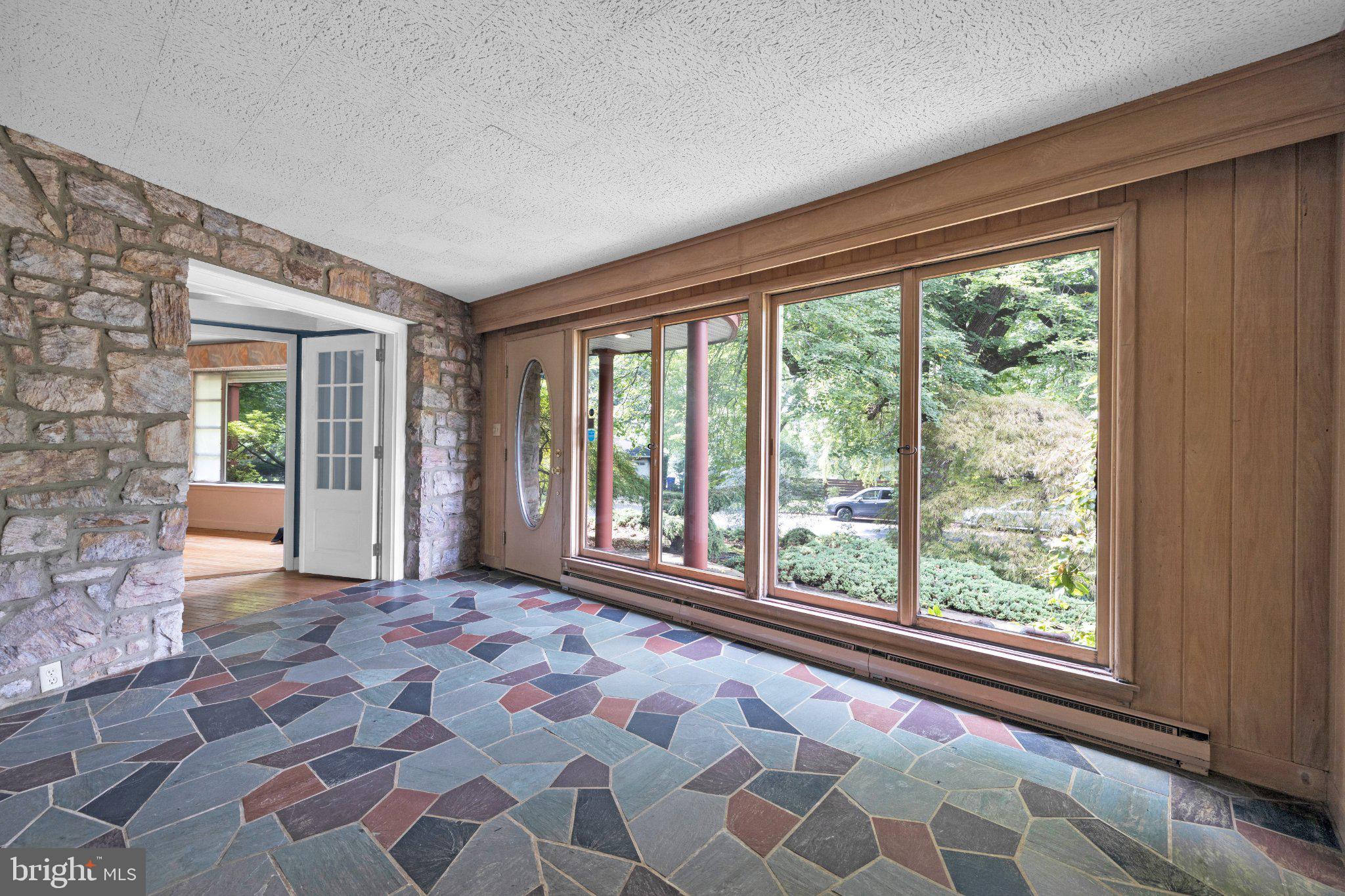 809 FARR PLACE