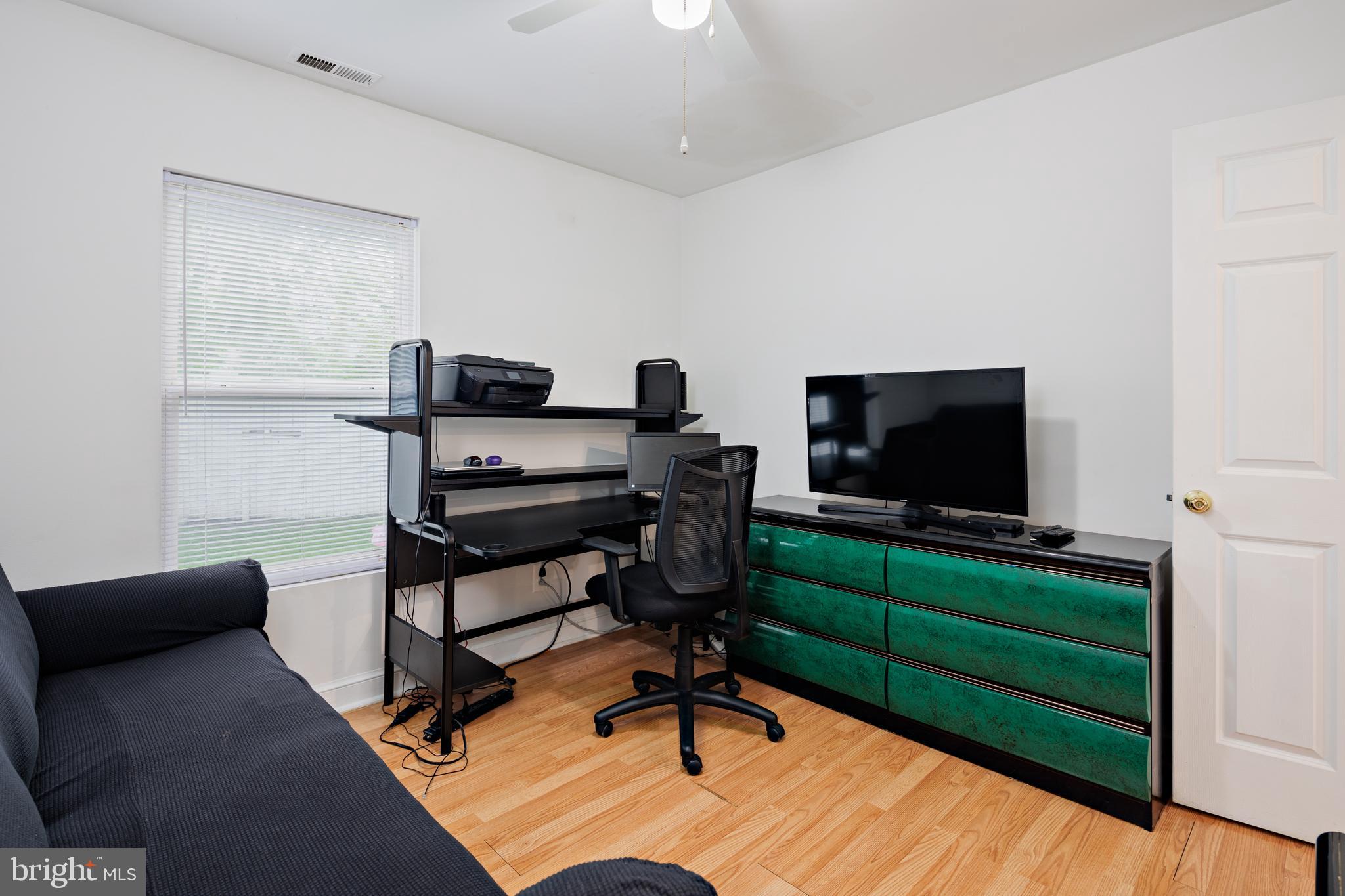 DELK MANOR - Residential