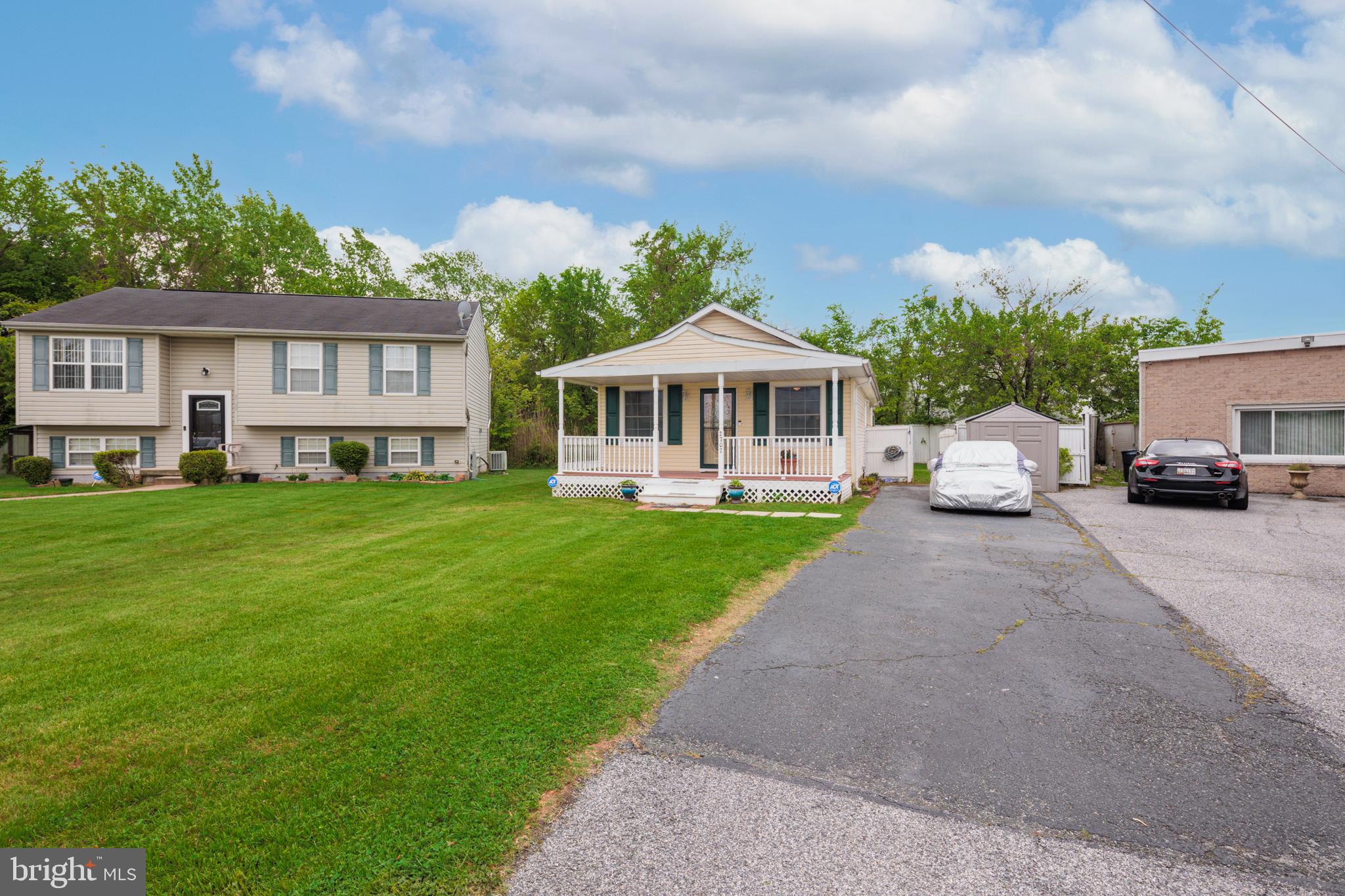 DELK MANOR - Residential