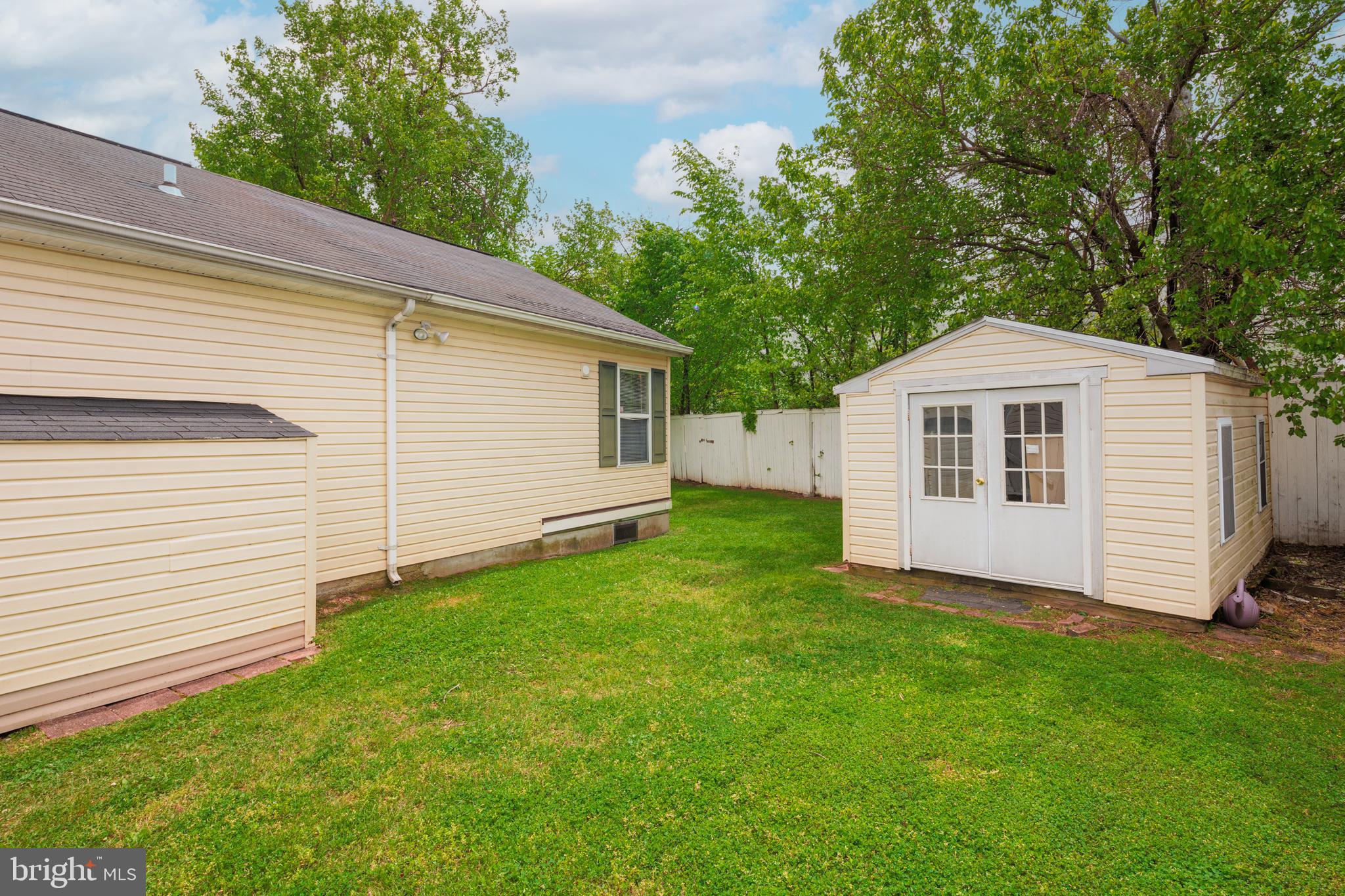 DELK MANOR - Residential