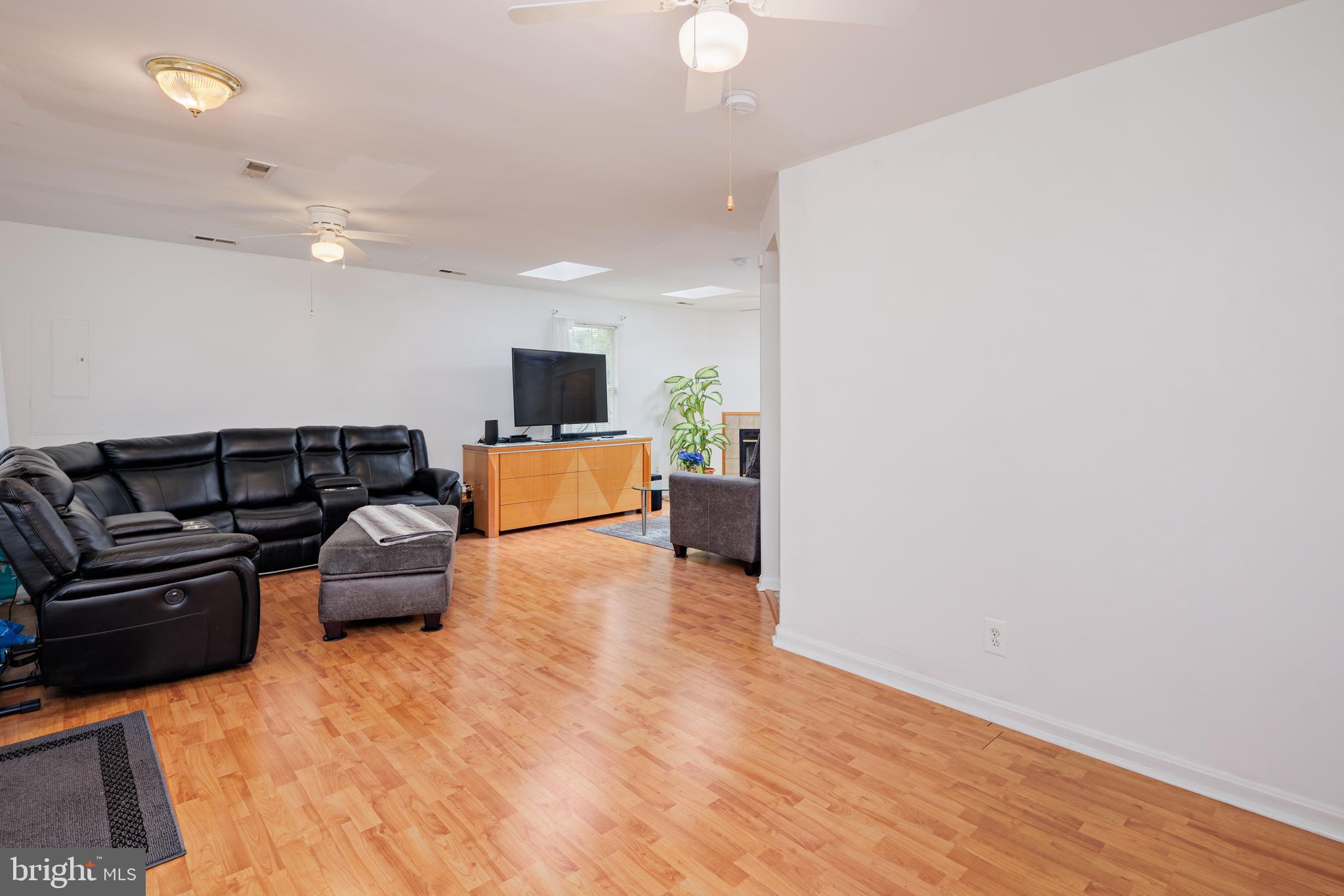 DELK MANOR - Residential