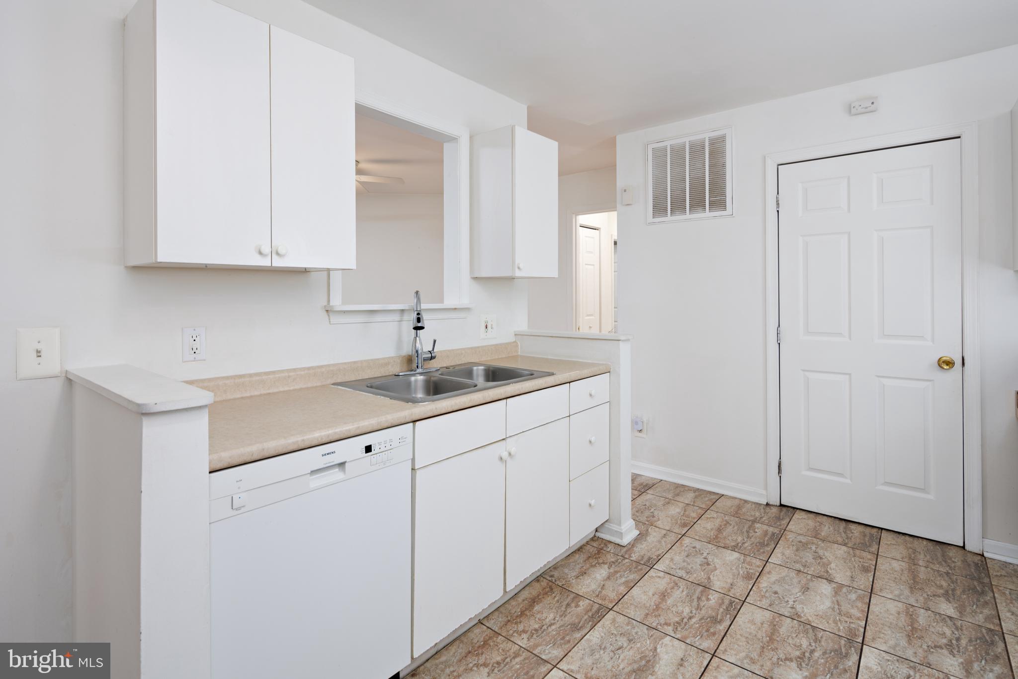 DELK MANOR - Residential