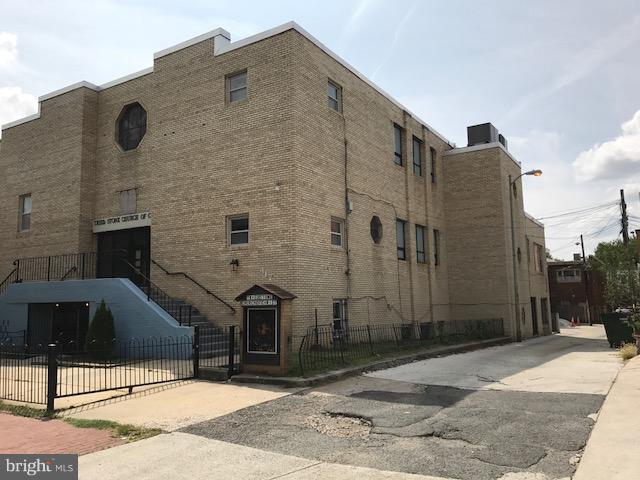 CAPITOL HILL - Commercial Sale