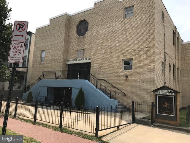 CAPITOL HILL - Commercial Sale