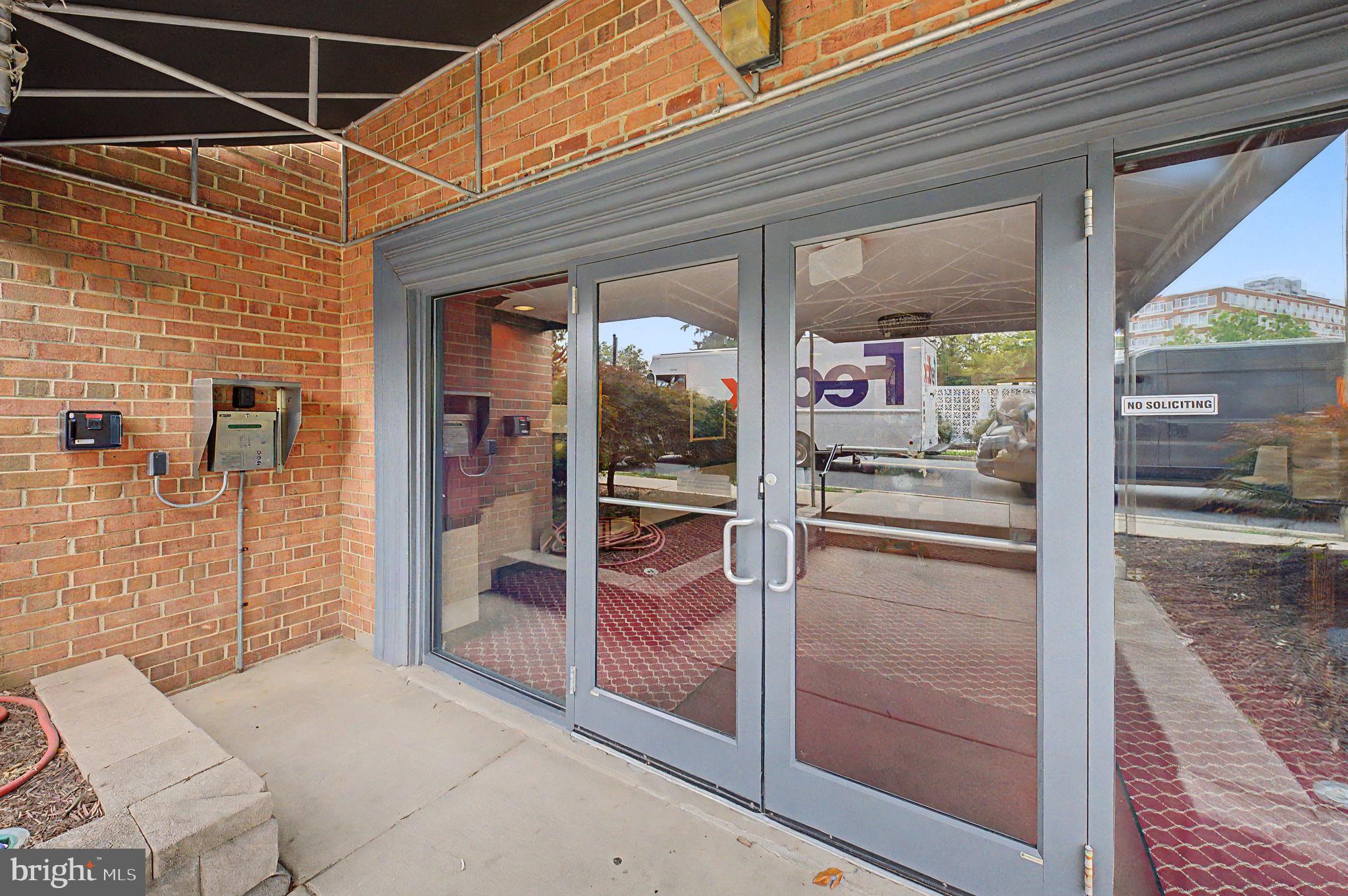 1300 ARLINGTON RIDGE 708