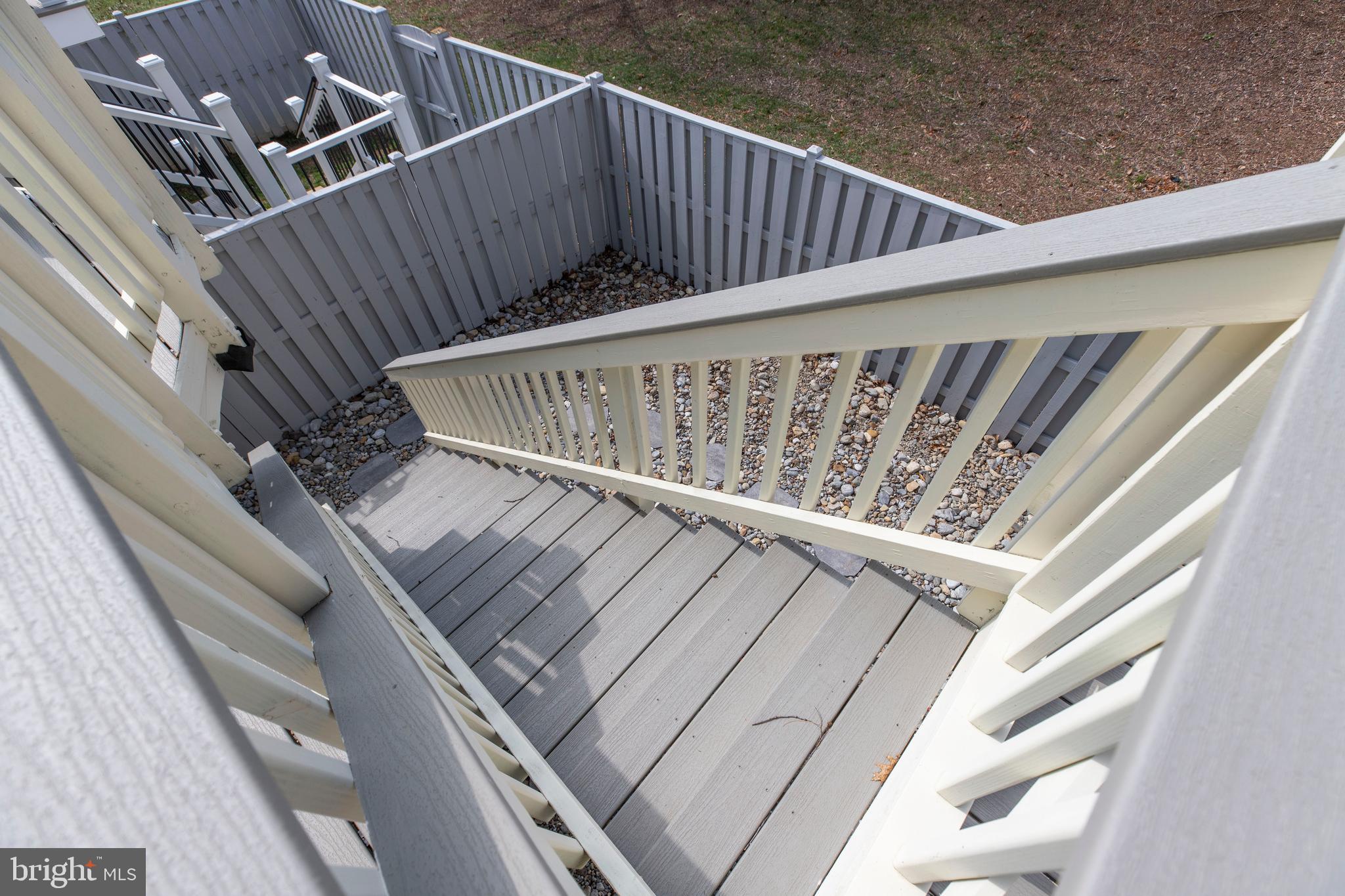 ROUND HILL - Residential