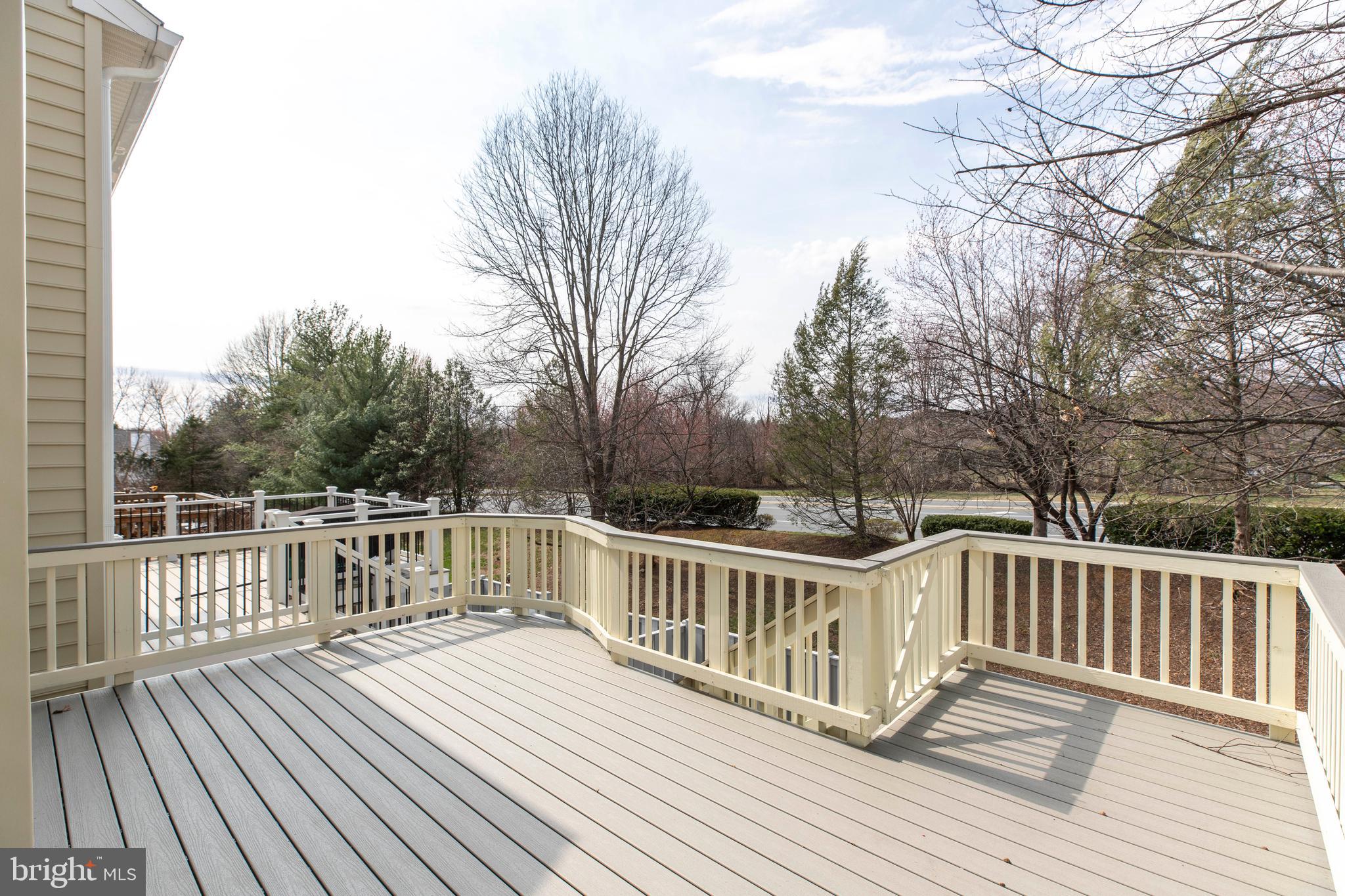 ROUND HILL - Residential