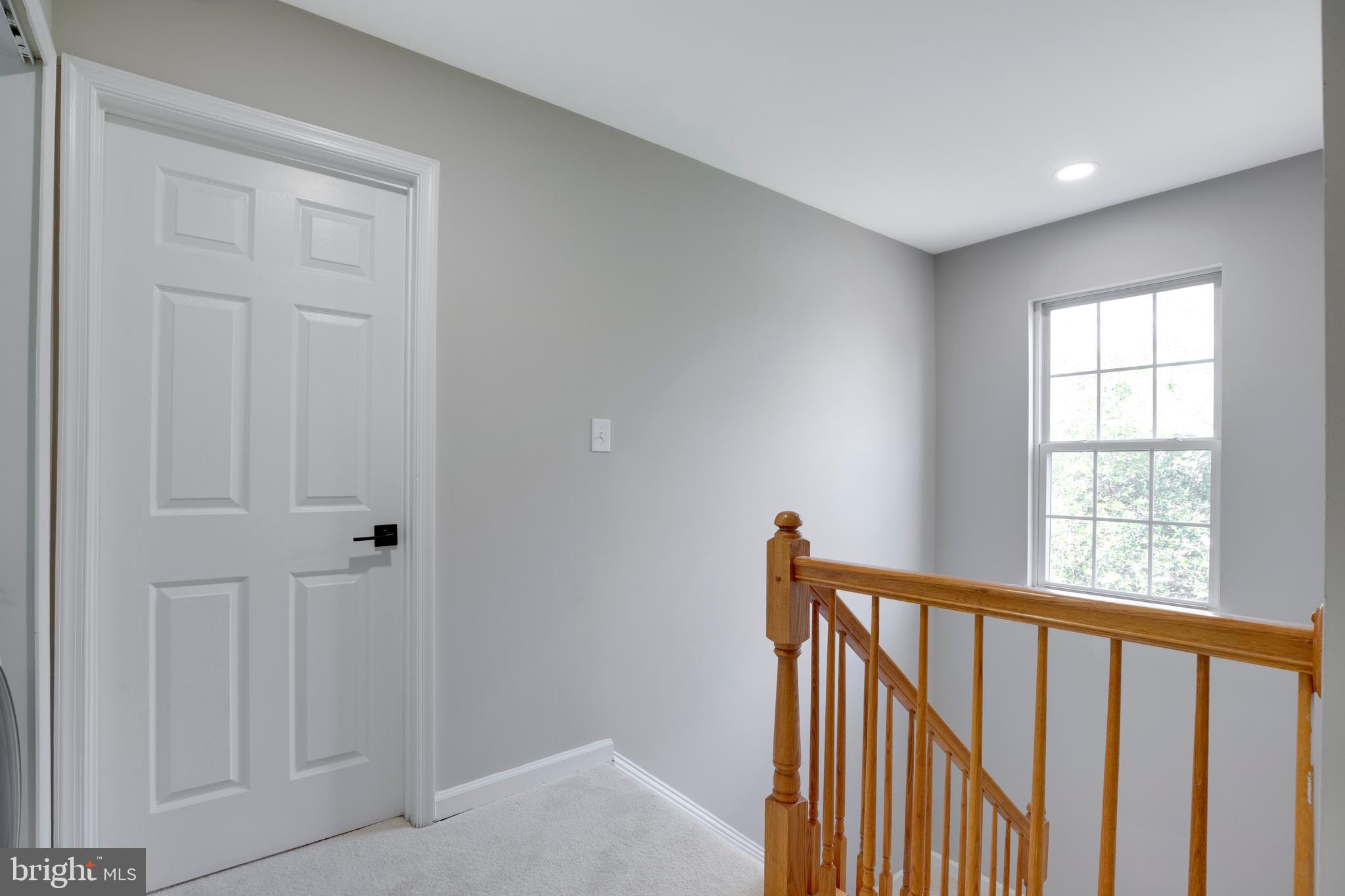 ROUND HILL - Residential