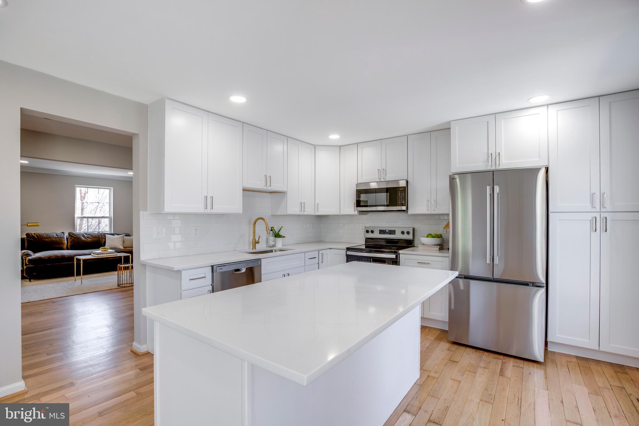 ROUND HILL - Residential