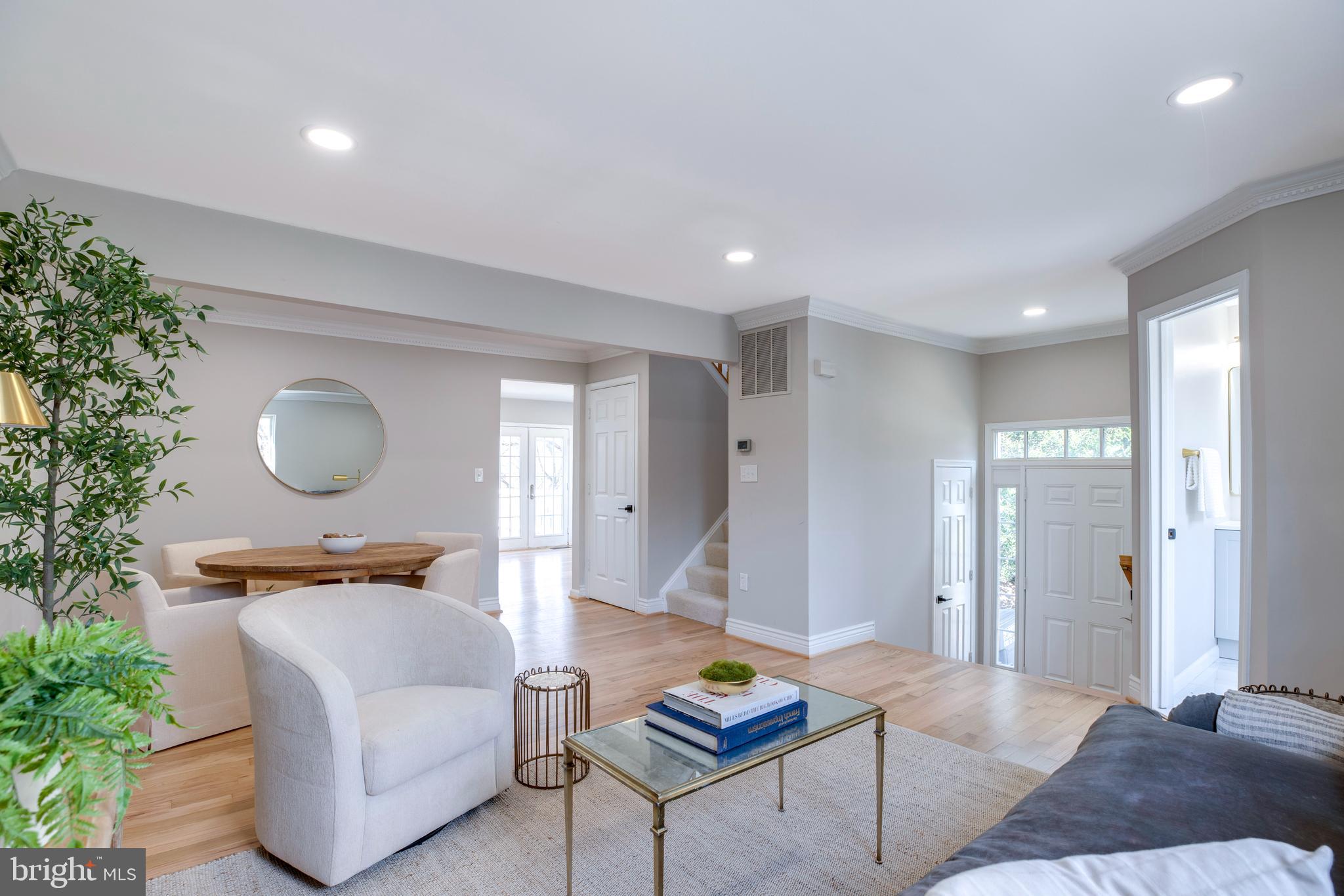 ROUND HILL - Residential