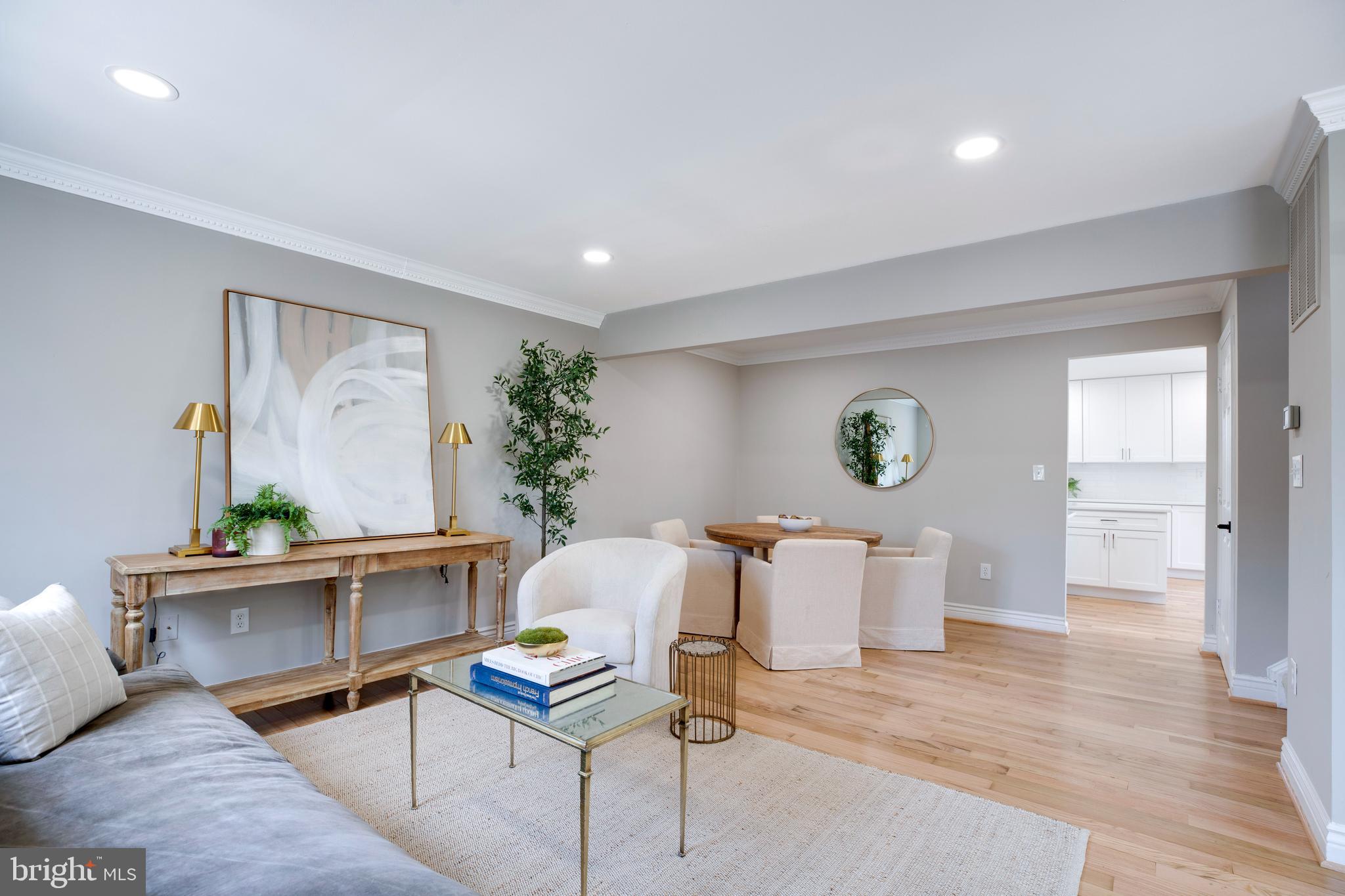 ROUND HILL - Residential