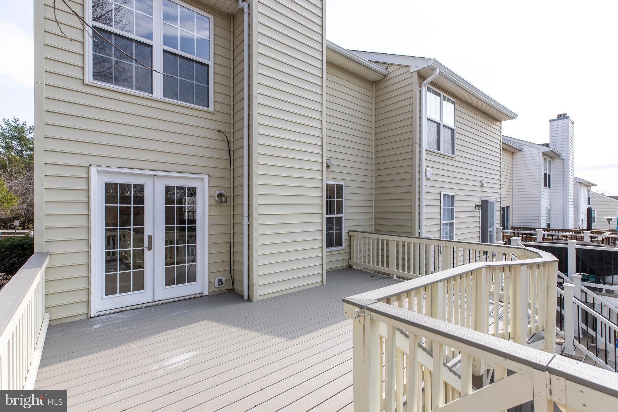 ROUND HILL - Residential