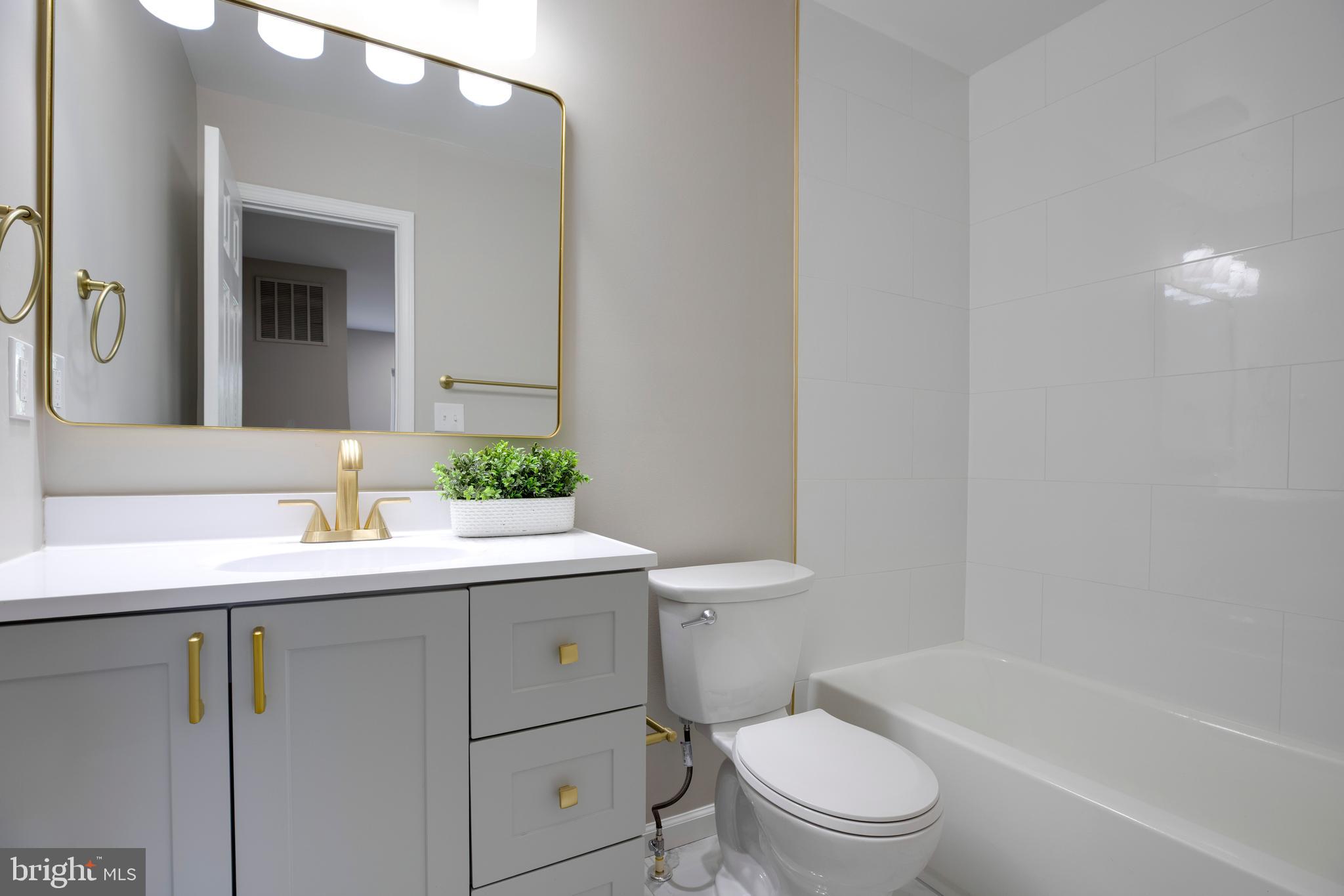 ROUND HILL - Residential