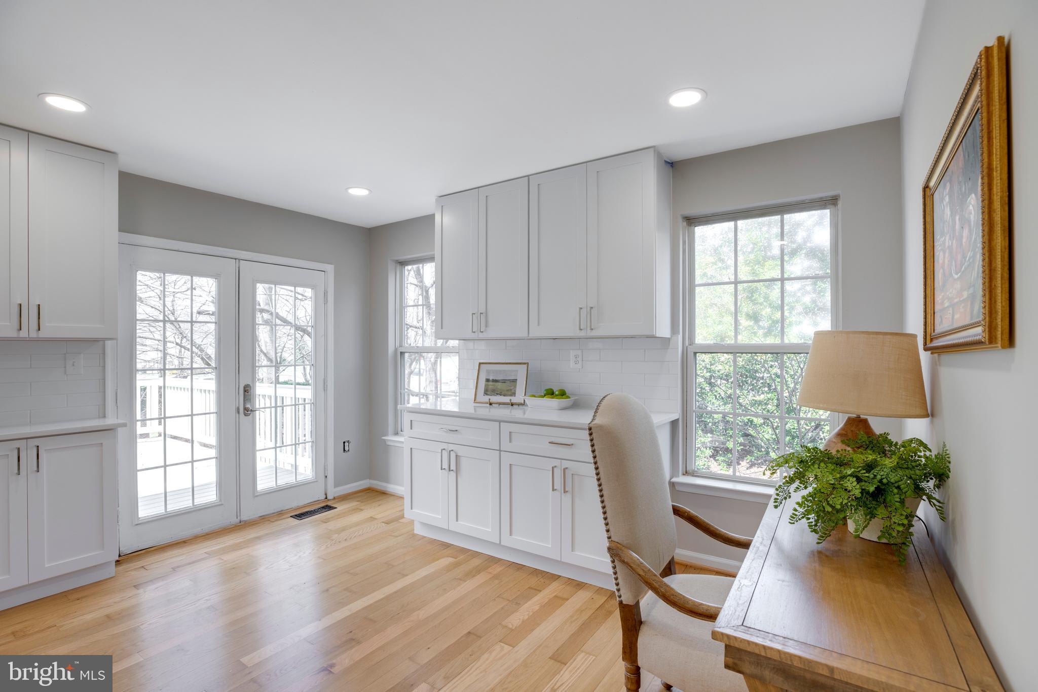 ROUND HILL - Residential