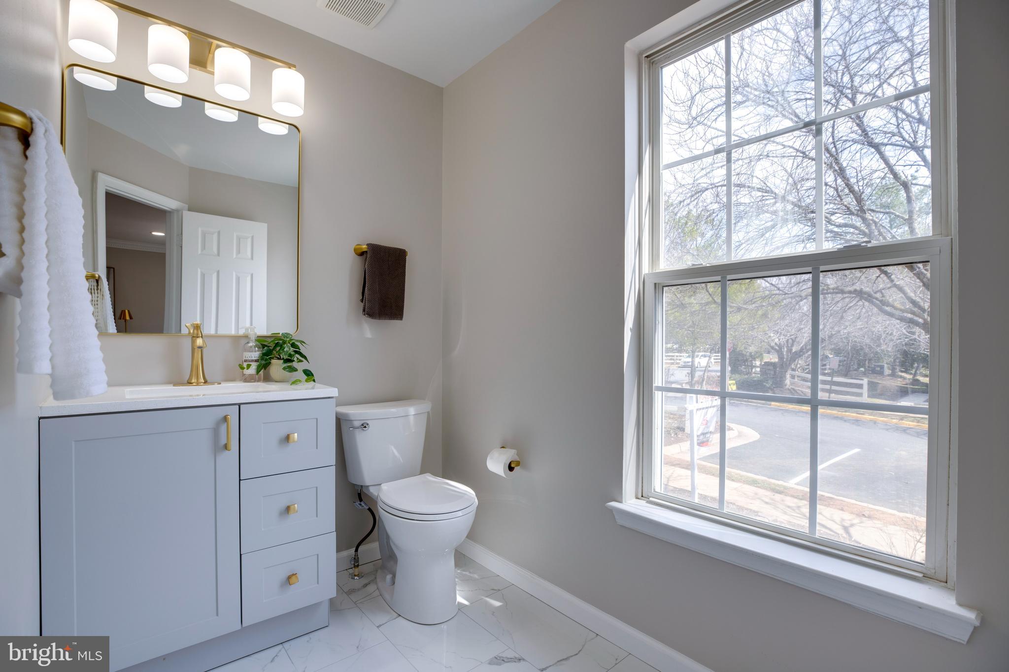 ROUND HILL - Residential