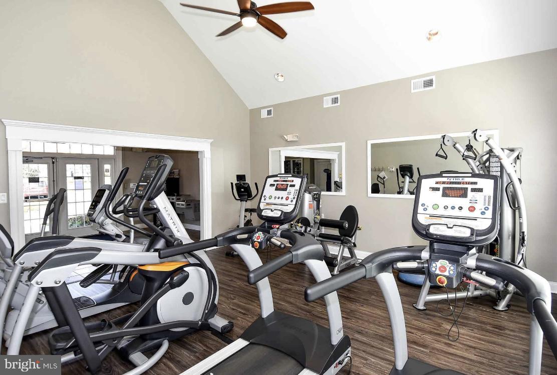 VIRGINIA OAKS - Residential