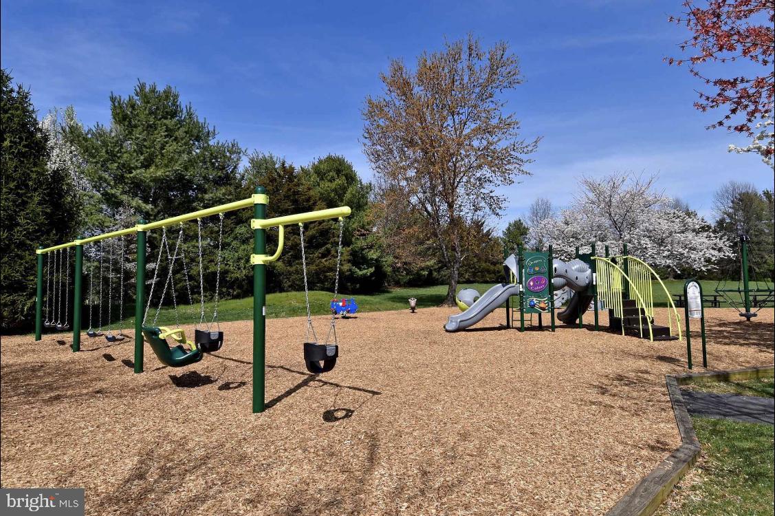 VIRGINIA OAKS - Residential