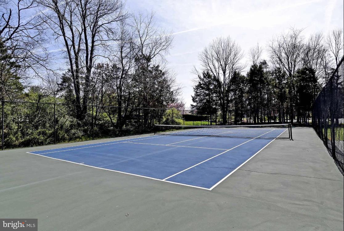 VIRGINIA OAKS - Residential