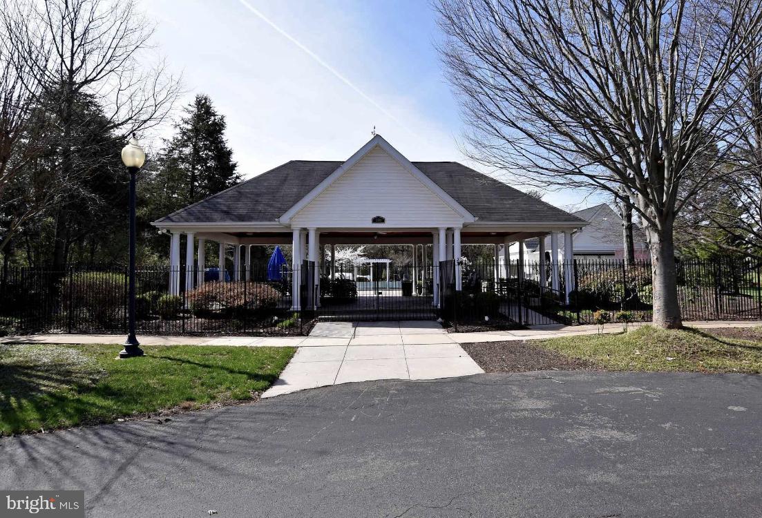 VIRGINIA OAKS - Residential